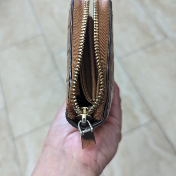 Gently use, Michael Kors Jet set Wallet - Picture 6 of 15